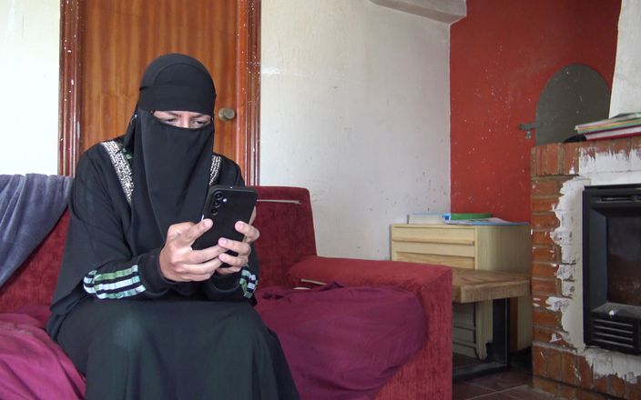 Souzan Halabi: Egyptian Stepmother Lets Stepson Cum in Her Mouth