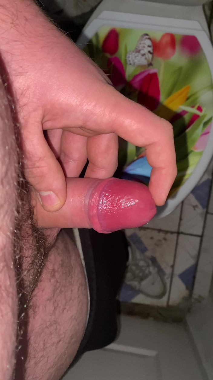 OsiaCA: Extrémní masturbace na záchodě před spaním