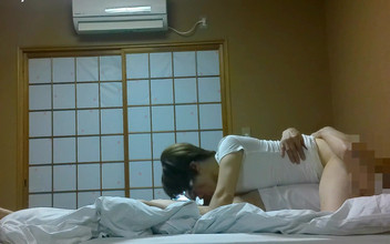 akeieroi: Wanita berumur yang rapi dan cantik ini banget, dari posisi 69...