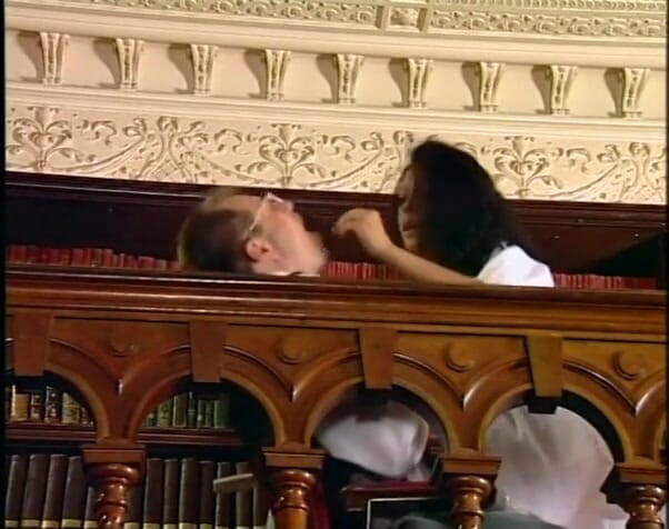 Old Good Porn: Brunetka hladová po ptákovi se připojila k anální akci pro...