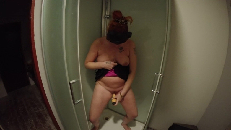 Sisa ondrej: Pod prysznicem