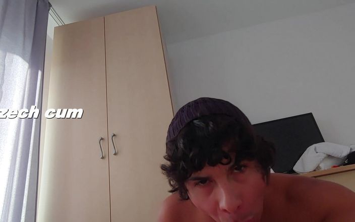 LeoTeenLatinos: Cumload twink z Pragi