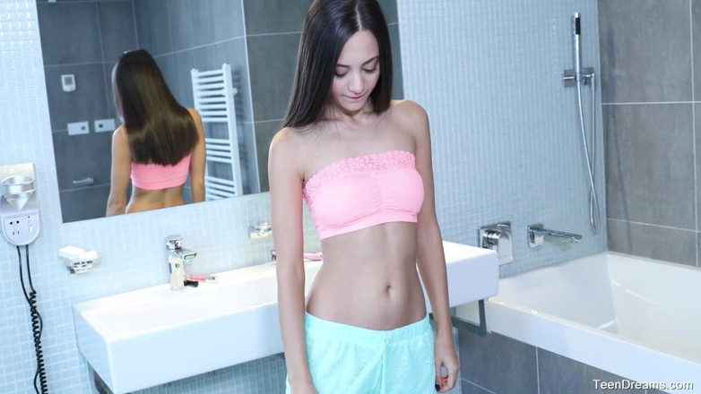 Teen Dreams: Shrima Malati zdejmuje wszystko w łazience do łóżka