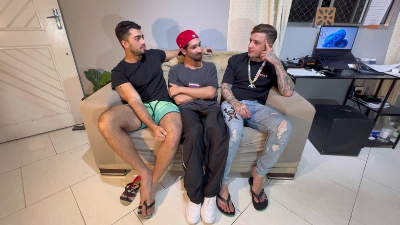 ErickDiaz: एक रन के बाद घर पर वेश्या पर जा रहा है