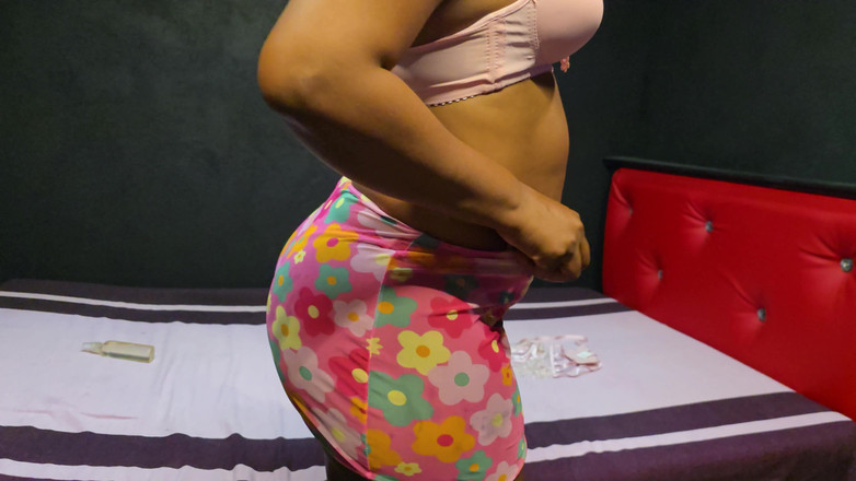 Beauty7Angels: Club de chiloți roz mătăsos încearcă haul Nilmini Sheron