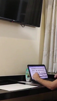 Mio marito ha chiamato i vicini dotati dell'edificio da me