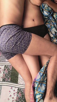 Un couple marathie baise tôt le matin