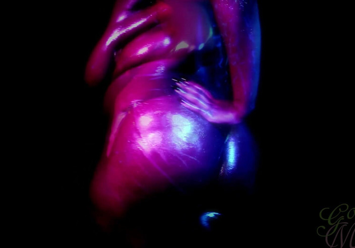 Goddess Marley: Neon culo oleoso