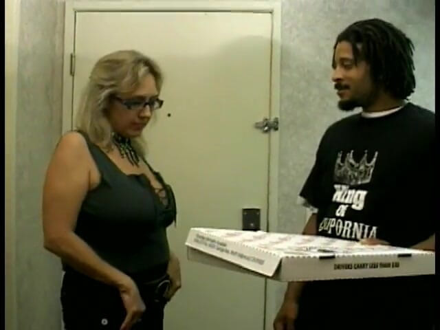 First Black Sexperience: Black guy working as pizza delivery provides feel bored aged...