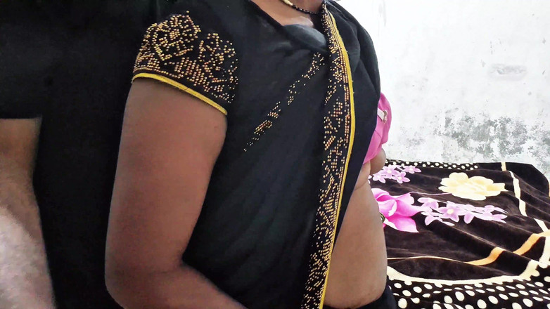 DesiBurChudai: Sexy indická desi tetička sex v černém saari