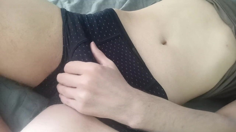 Pasha: Il Tipo Si Accarezza, Si Mette La Mano Nelle Mutandine...
