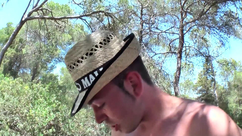 MMV Films and Clips XXX: Baise Déjanté Dans Les Bois Avec Double Pénétration Dans La...