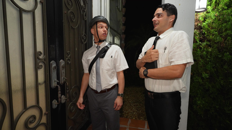 Leo Valentino: Zoey Foxx ukazuje mormonským chlapcům svatou lekci