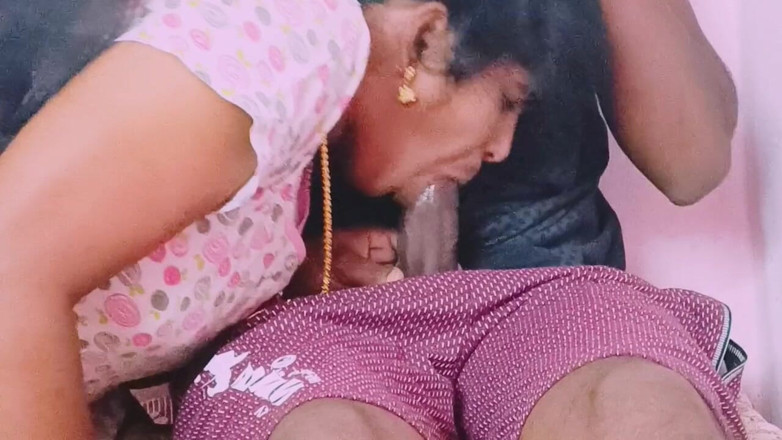 Telugu honey lips: 배다른 아들 대물 자지와 섹스하는 새엄마 하드코어 도기 스타일