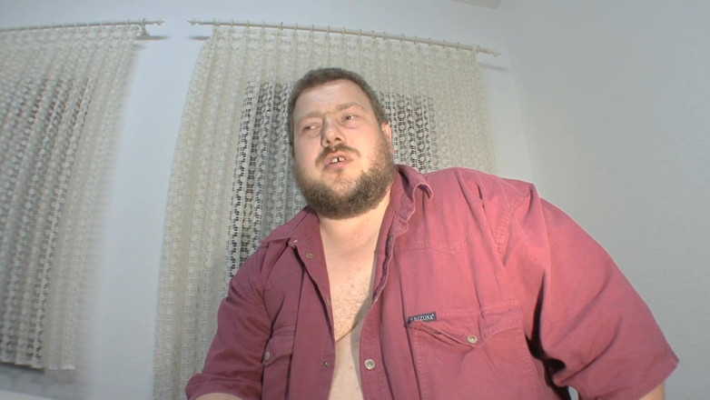 BBW Zone: Owłosiona GRUBA zostaje zerżnięta na łóżku