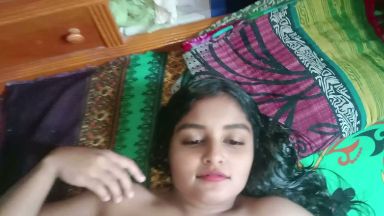 newsexmi12: Cute Girl First Time Losing Virginity. Very Painful Hardcore Sex....