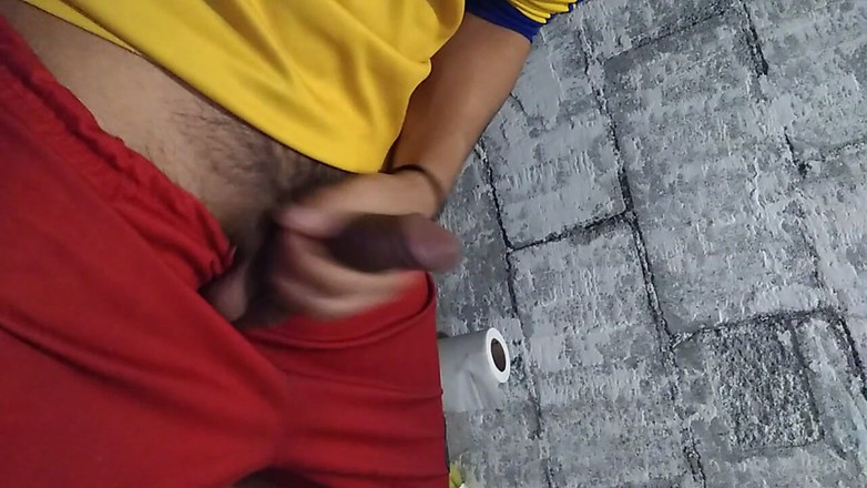 AlexAlejandro13: Je hete kerel in de badkamer