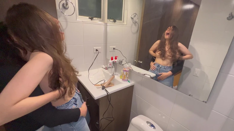 scarlettandc: My Makeup Artist Invites Me to Do Hot Things