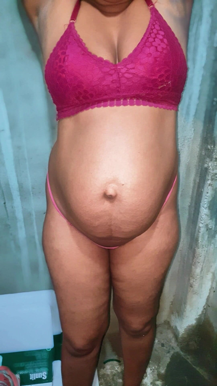 Tiyana: Hot Slut Dance and Shower