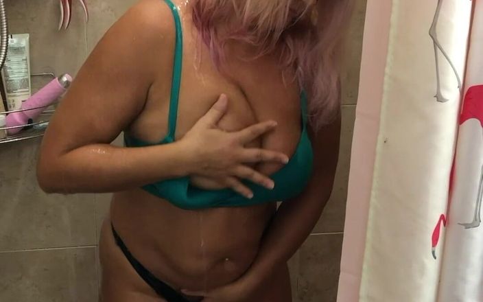PinkhairblondeDD: Gorąca blondynka dziwka pod prysznicem
