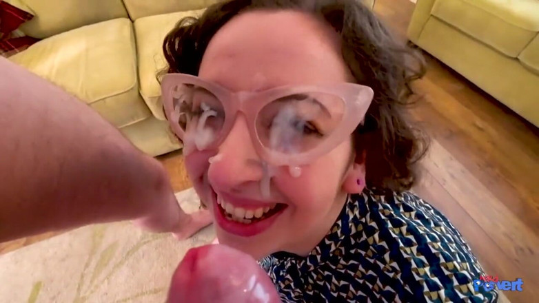 Nerd Pervert: Penelope Westbrook - suge sau provocare