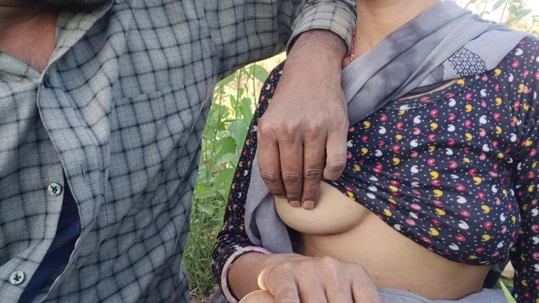 seema: Adik ipar Hindi Mai pergi ke Ladang Untuk Mengambil Fodder...