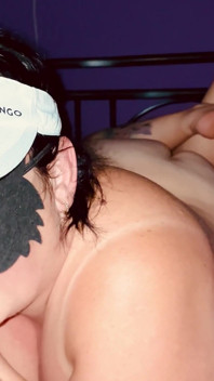 Amadora gordinha bate boquete com pés bonitos, solas doces