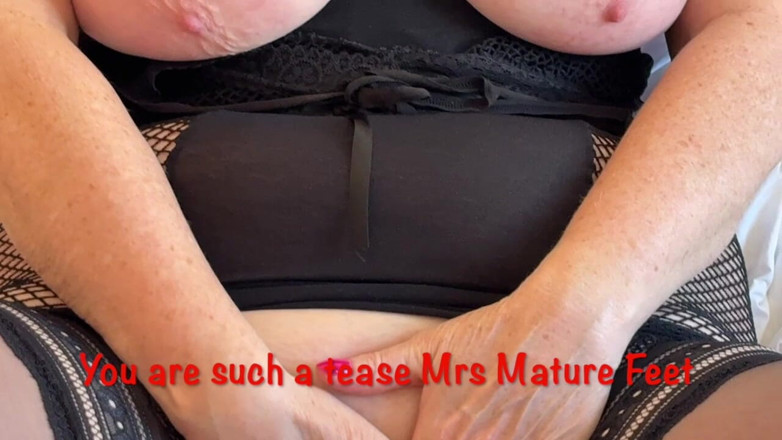 Mr MF: I Piedi Della Signora Matura Ti Stuzzicano Tutto Con Le...