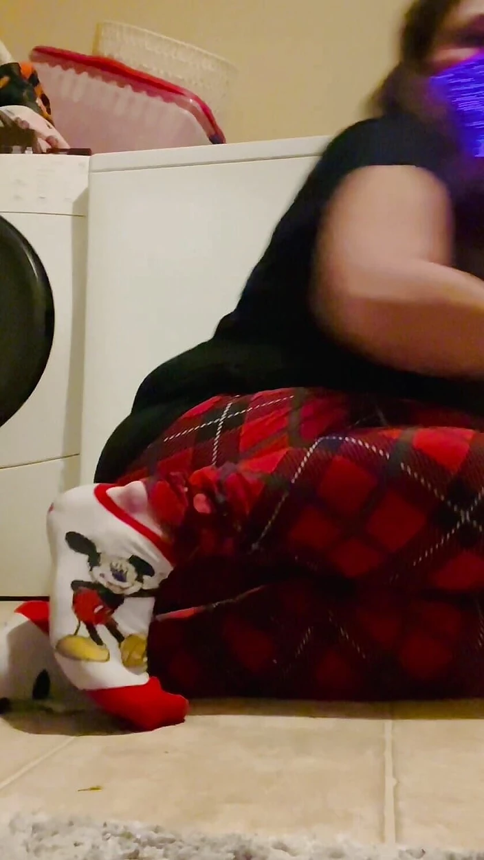 Alexis_Coxxx: Смотри, как я трахаю пальцами и использую дилдо в моей тугой киске, пока я не сквиртую