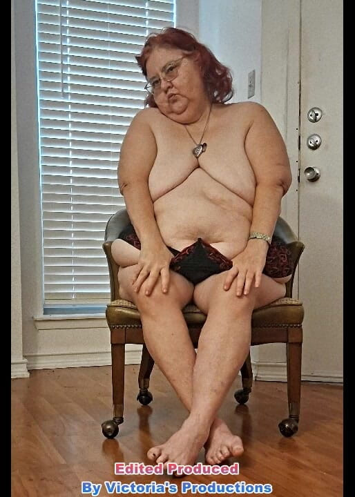 BBW nurse Vicki adventures with friends: Bella Donnona Rossa Matura Infermiera Vicki Models Lingerie