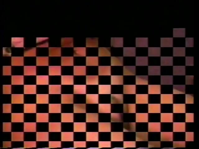 First Black Sexperience: Cewek rambut cokelat ini suka banget dicrot spema dari kontol...