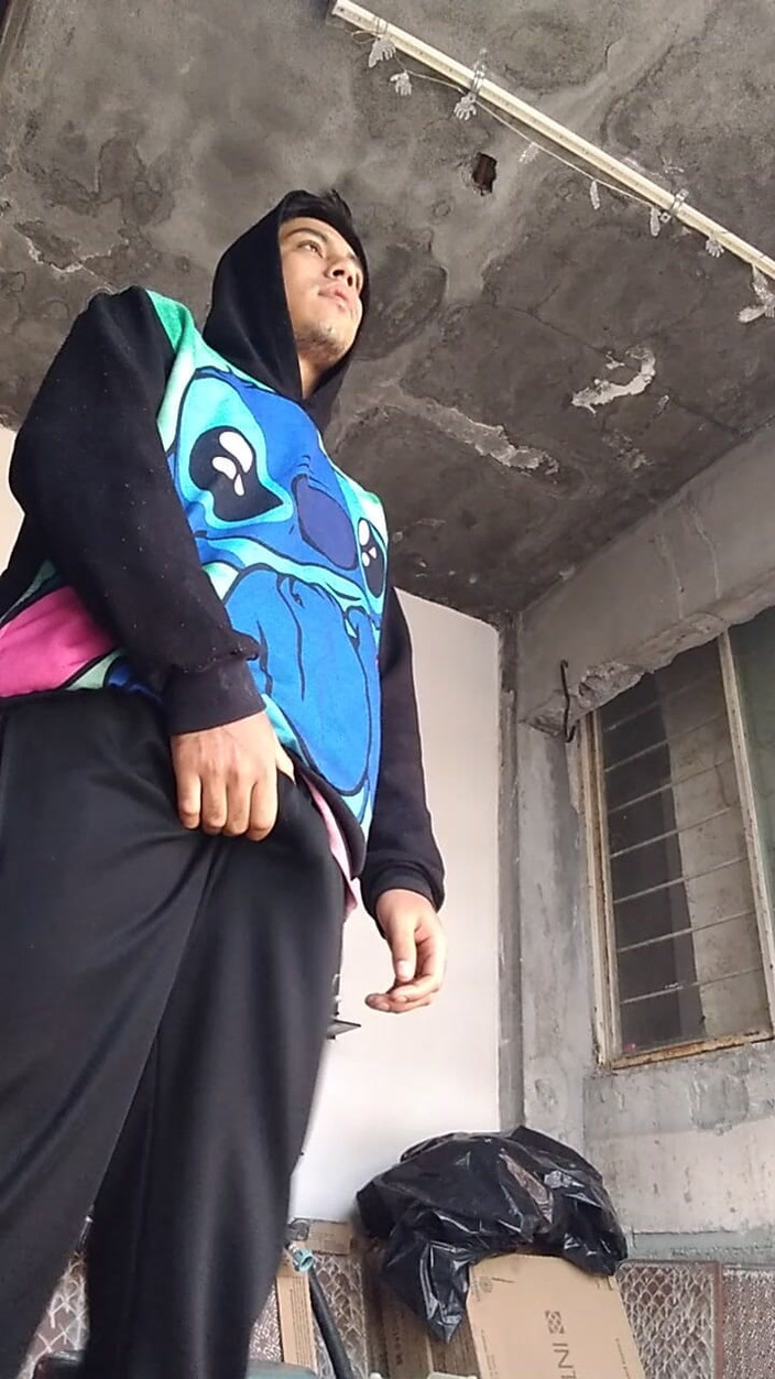 AlexAlejandro13: Te lo mostgo in pantaloni Scendendo