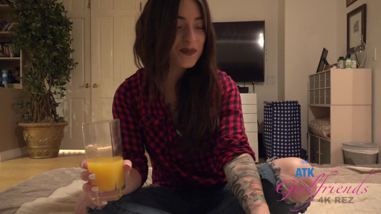 ATK Fans (Girlfriends): Branlette virtuelle, pipe, footjob avec Lacey Channing