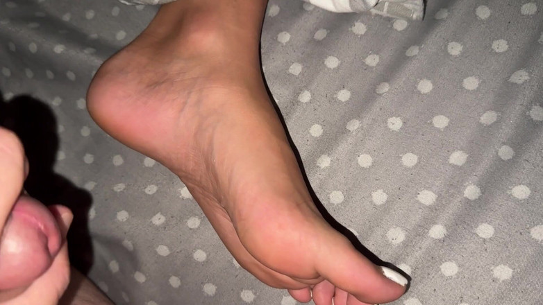 Emmy Kelle: 足の裏にイくのが止まらない