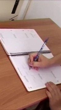 Morena cachonda de coletas masturba su polla y recibe una carga caliente en sus tetas