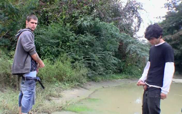 Straight naked thugs: Fitte vrienden slaan hun vlees