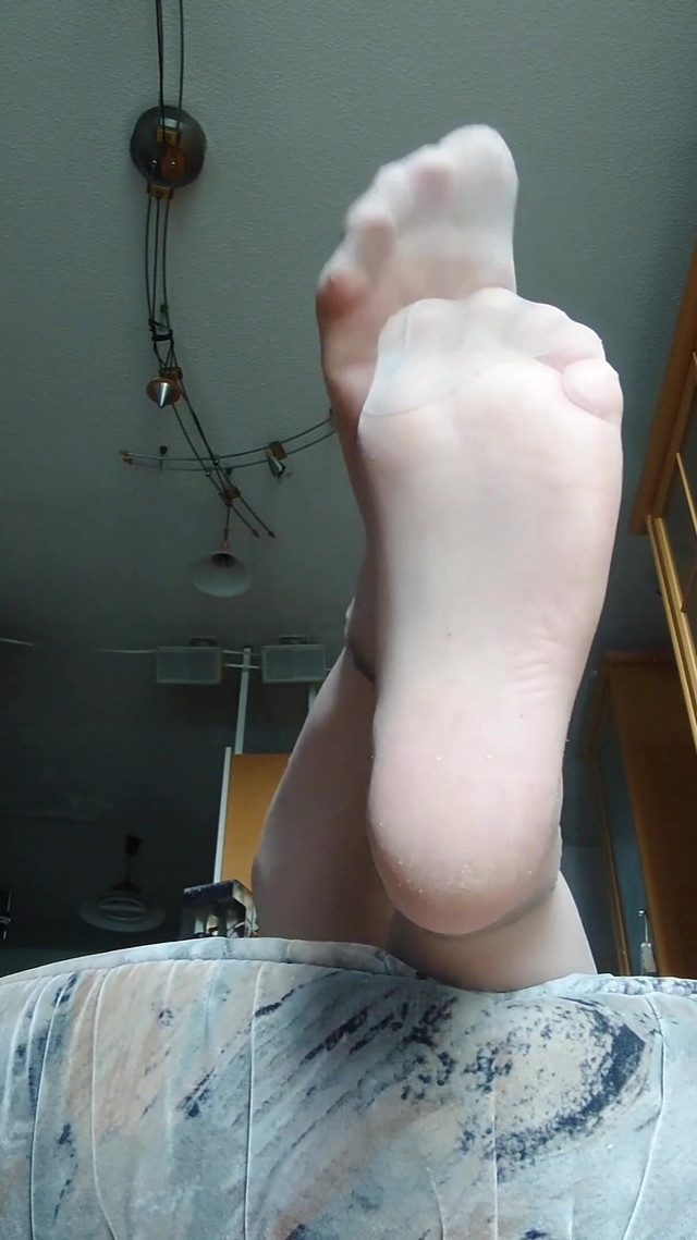 Nylonjunge and His Nylon Feet (Carmen_Nylonjunge)