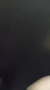 Moje vdaná kamarádka mě vzala, abych viděla gloryhole na houpačce se svým manželem