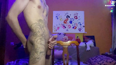 Skoorpp: Sexy chlapec si honí svého velkého čůráka a přivádí se k...
