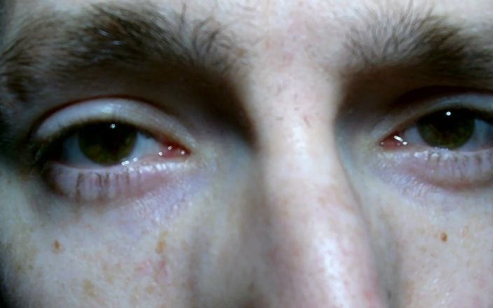 Danny Solo: Regarde-moi dans les yeux