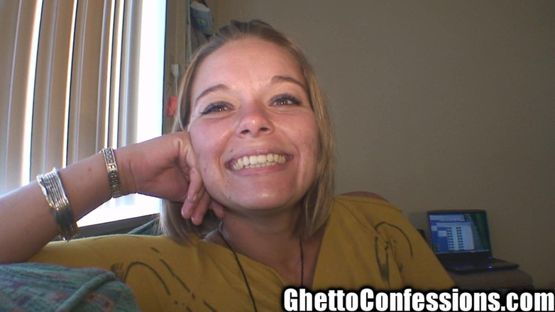 Ghetto Confessions: Szczęśliwa Loszka Ghetto Wood dziwka ładnie ssie penisa