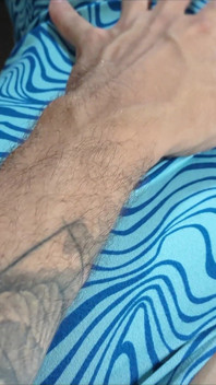 Fotto la mia ragazza russa mentre sta parlando al telefono e le sborra in bocca