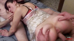 Vere Casalinghe Italia.: Während ich seinen schwanz lutsche, masturbiere ich und werde vor...