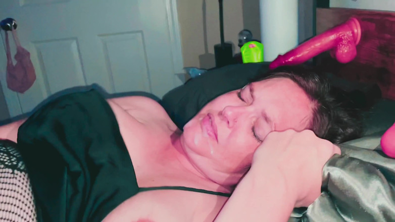 Vega Nova and Daddy: Ciężarna MILF próbuje Dvp i uwielbia to!