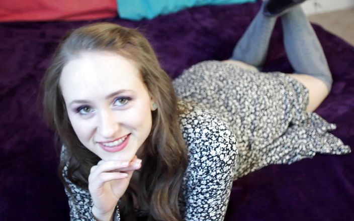 Lizzie Love: Resande flickvän retas
