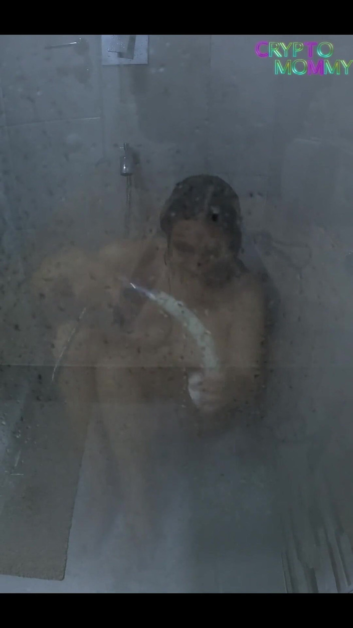 Crypto Mommy: Tráví každý den s kybernetickou děvkou!