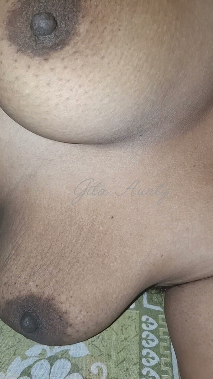 Indian aunty sex: Videos of Playing with the Breast of Indian Women
