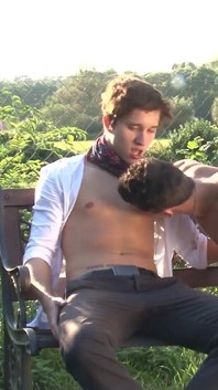 Exclusive video Bareback: I get fucked by a horny and sexy muscular gay boy