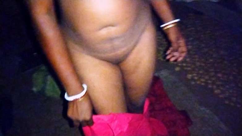 Pumi: Porno indiano villge moglie