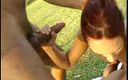 First Black Sexperience: Amabile stallone arrapato mentre penetrano doppiamente ragazza sexy all&amp;#039;aperto